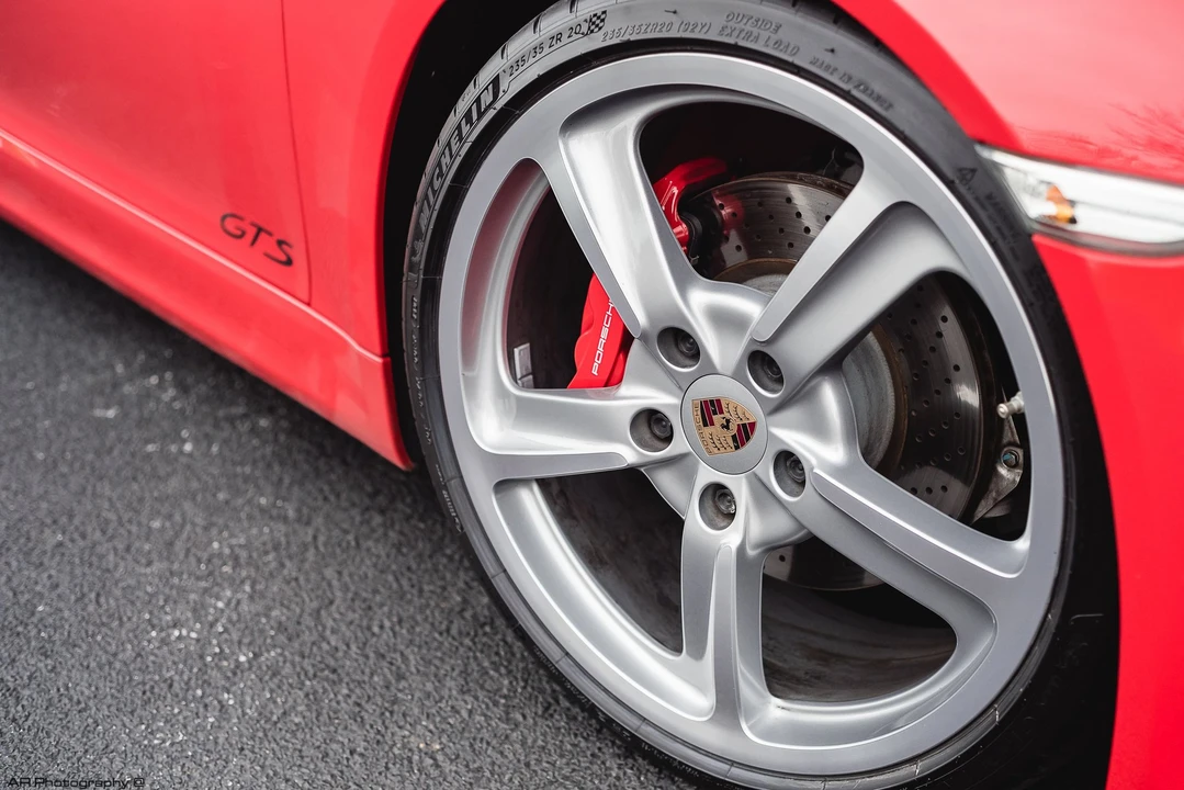 2015 Porsche 981 Cayman GTS - Image 9 of 31