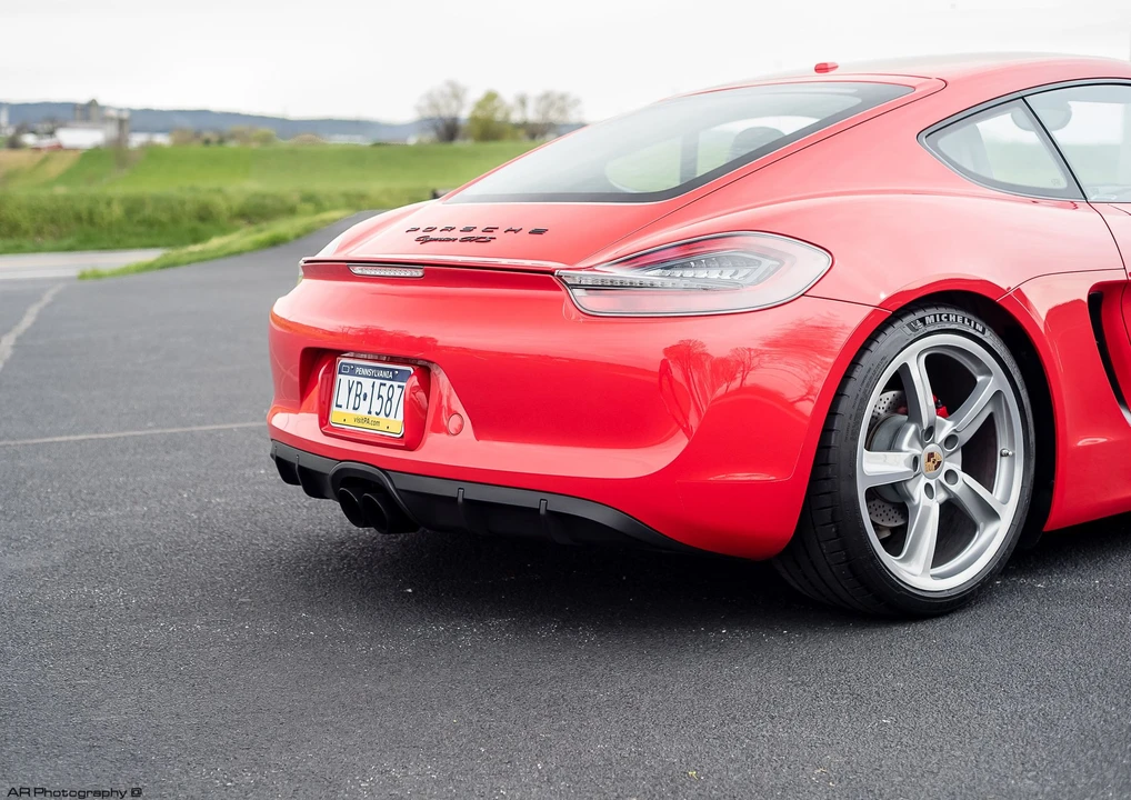 2015 Porsche 981 Cayman GTS - Image 10 of 31