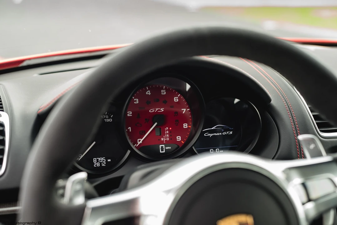 2015 Porsche 981 Cayman GTS - Image 17 of 31
