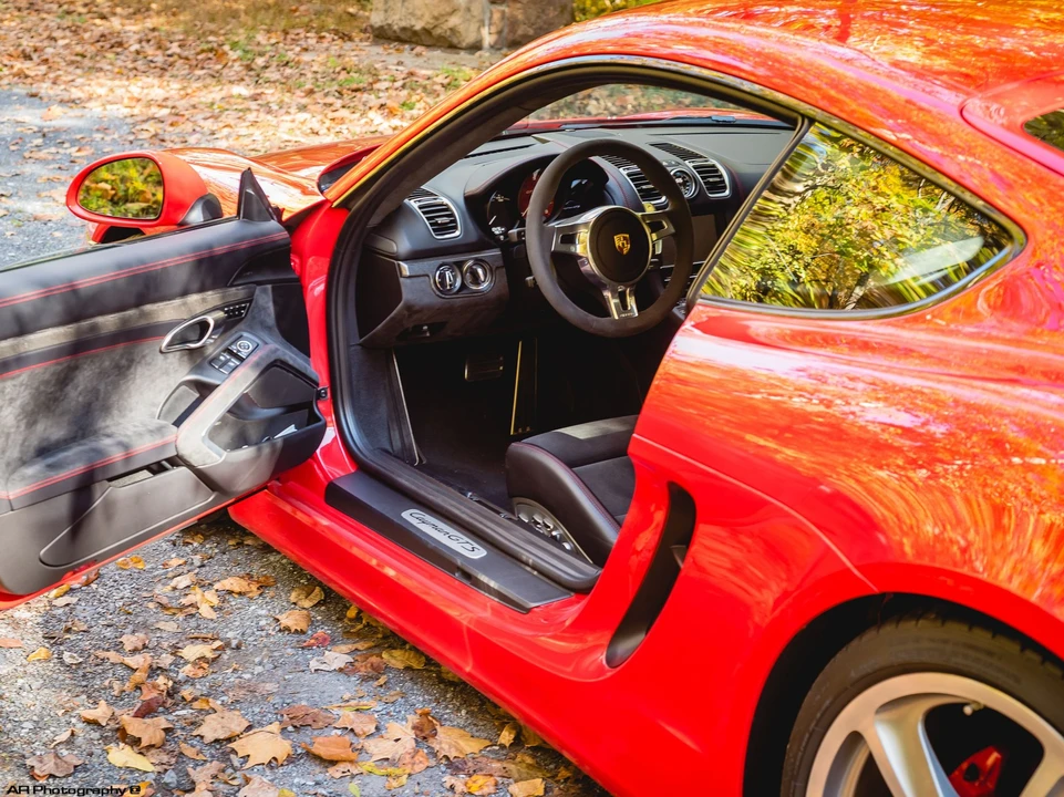 2015 Porsche 981 Cayman GTS - Image 28 of 31