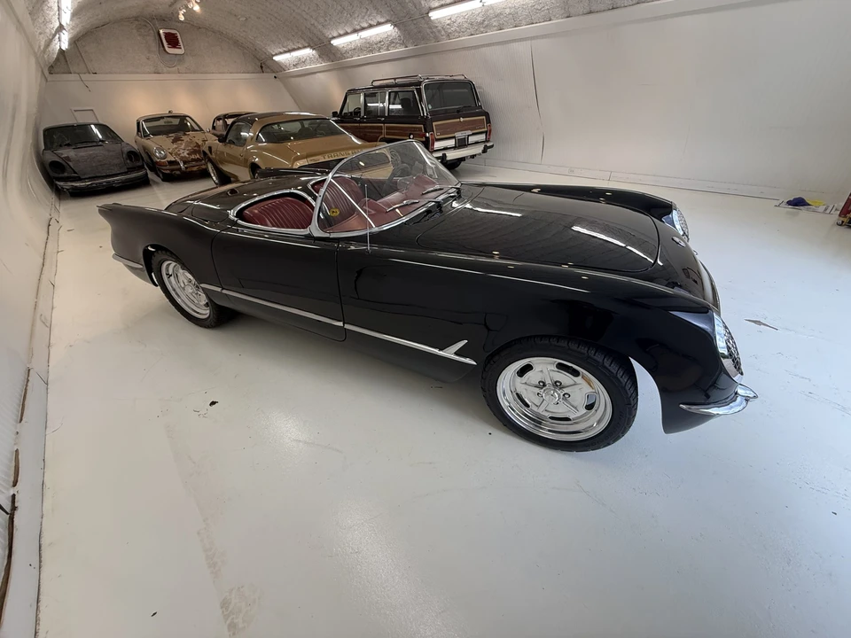Chevrolet Corvette C1 - Image 27 of 31