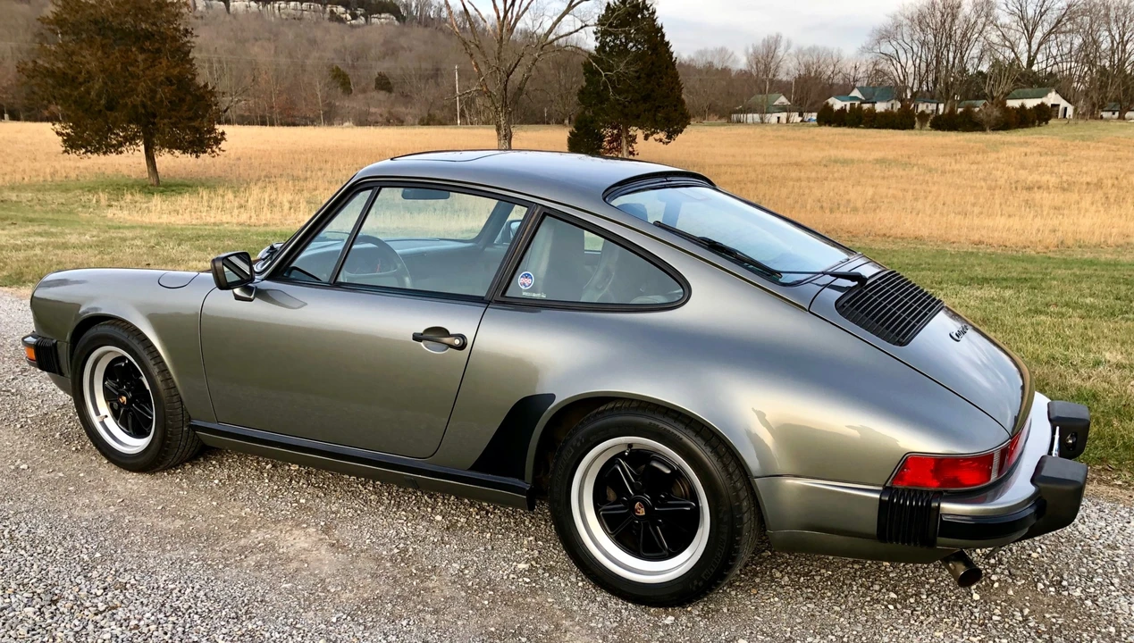 1988 Porsche 911 Carrera 3.2 - Image 10 of 31