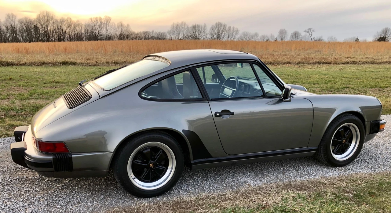 1988 Porsche 911 Carrera 3.2 - Image 16 of 31