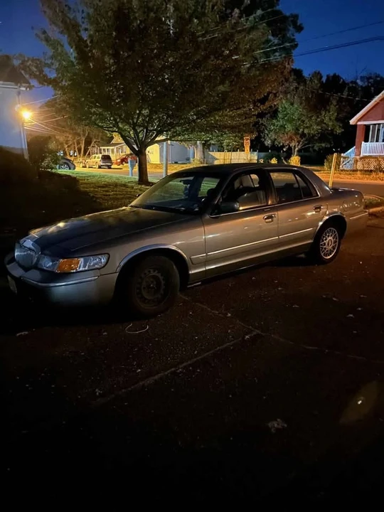 2002 Mercury Marquis - Image 6 of 6