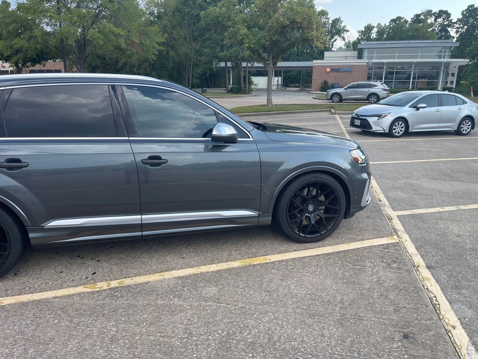 2021 Audi SQ7 - Image 3 of 24