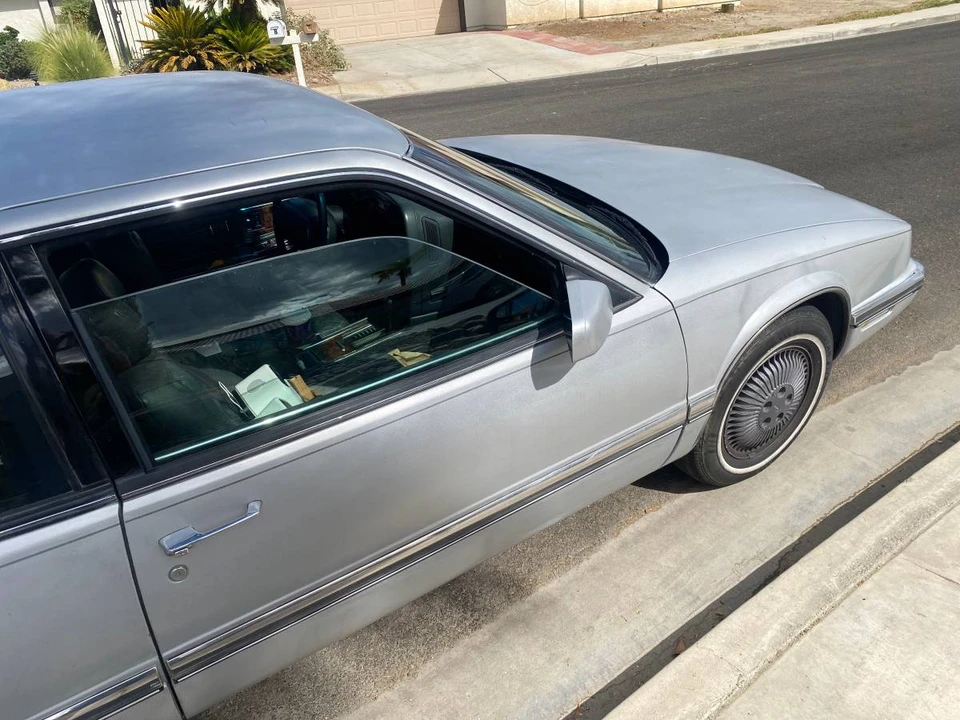 1993 Buick Riviera 4th-7th Gen - Image 2 of 7