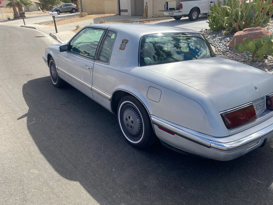 1993 Buick Riviera 4th-7th Gen - Image 4 of 7