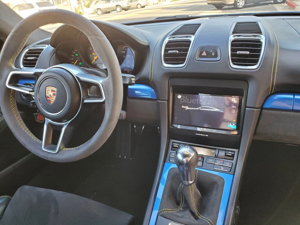 2016 Porsche 981 Cayman GT4 - Image 11 of 15