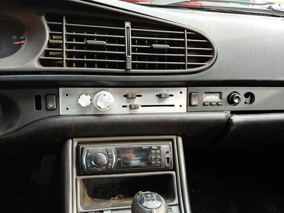 1984 Porsche 944 - Image 9 of 12