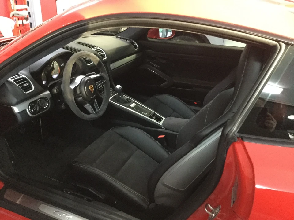 2016 Porsche 981 Cayman GT4 - Image 3 of 5