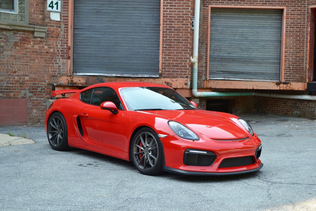 2016 Porsche 981 Cayman GT4 - Image 2 of 31