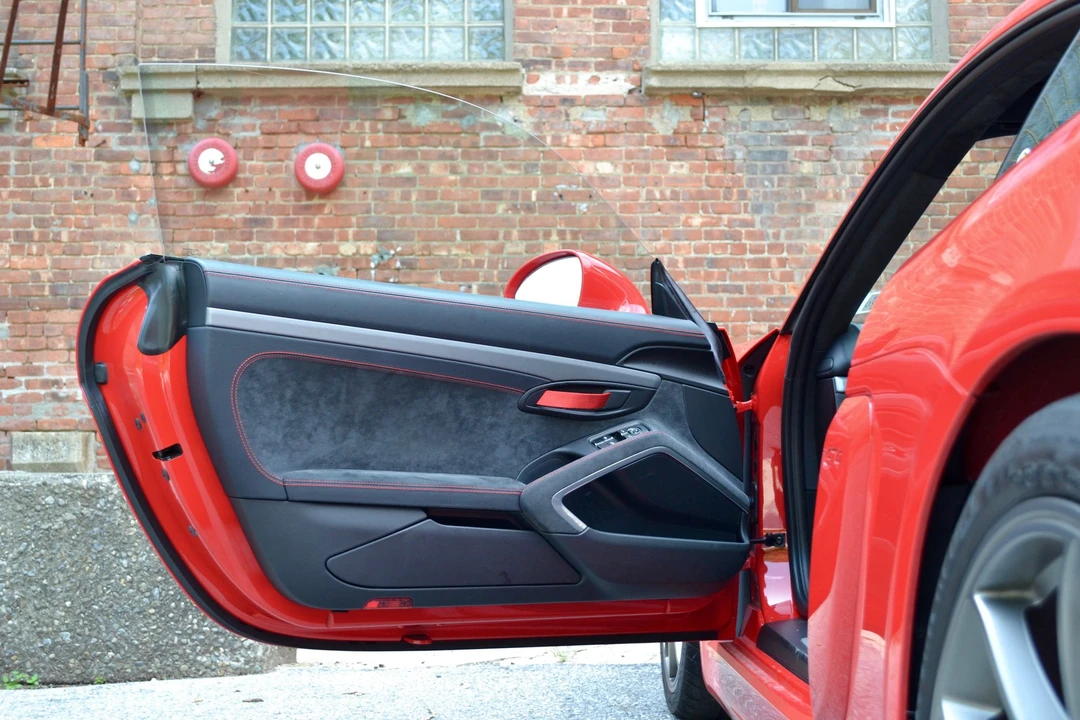 2016 Porsche 981 Cayman GT4 - Image 23 of 31