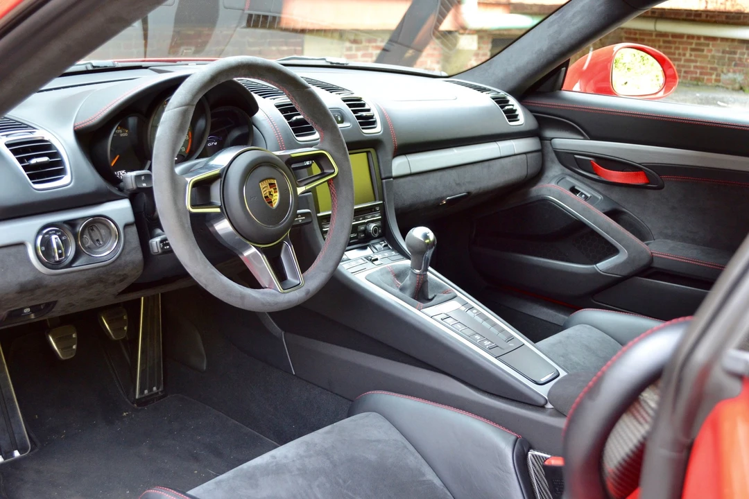 2016 Porsche 981 Cayman GT4 - Image 26 of 31