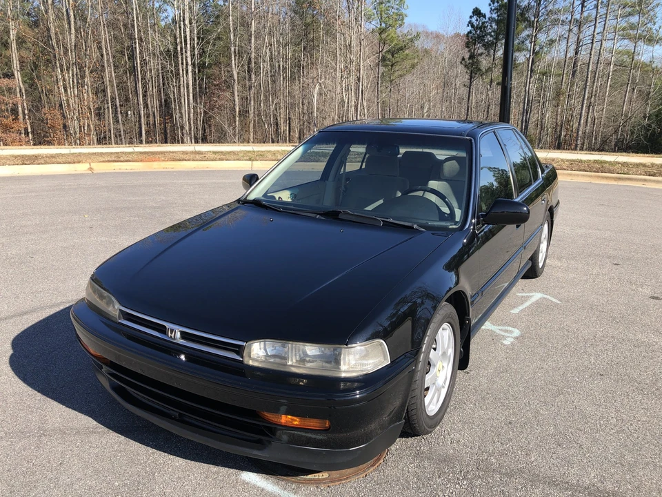 1993 Honda Accord 4th Gen - Image 11 of 31