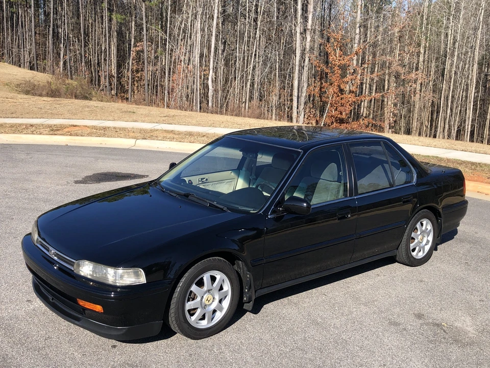 1993 Honda Accord 4th Gen - Image 2 of 31