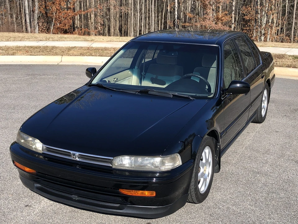 1993 Honda Accord 4th Gen - Image 12 of 31