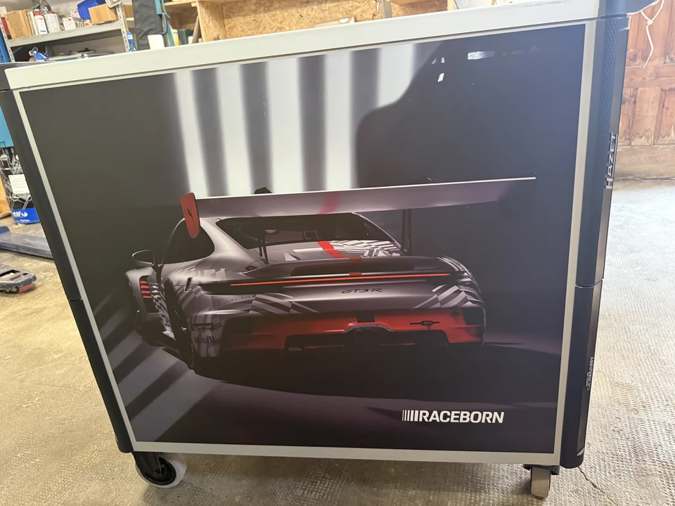 Porsche - Image 5 of 11