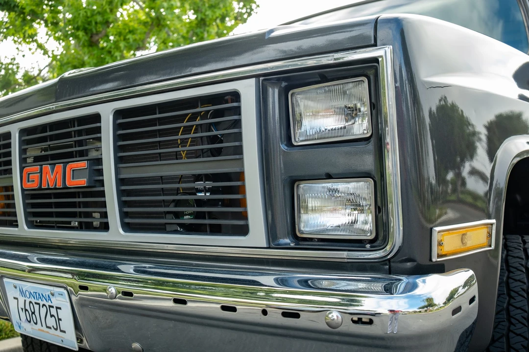 1988 GMC Jimmy 2nd Gen - Image 11 of 31