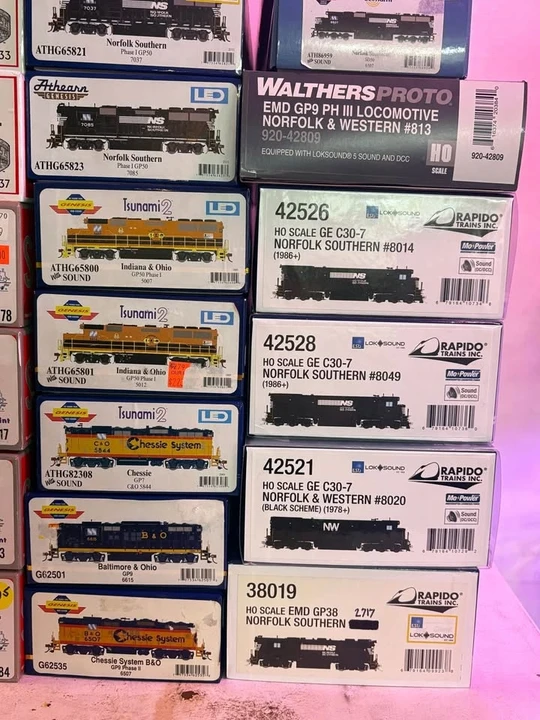 Parts & Memorabilia Scale Models - Image 2 of 5