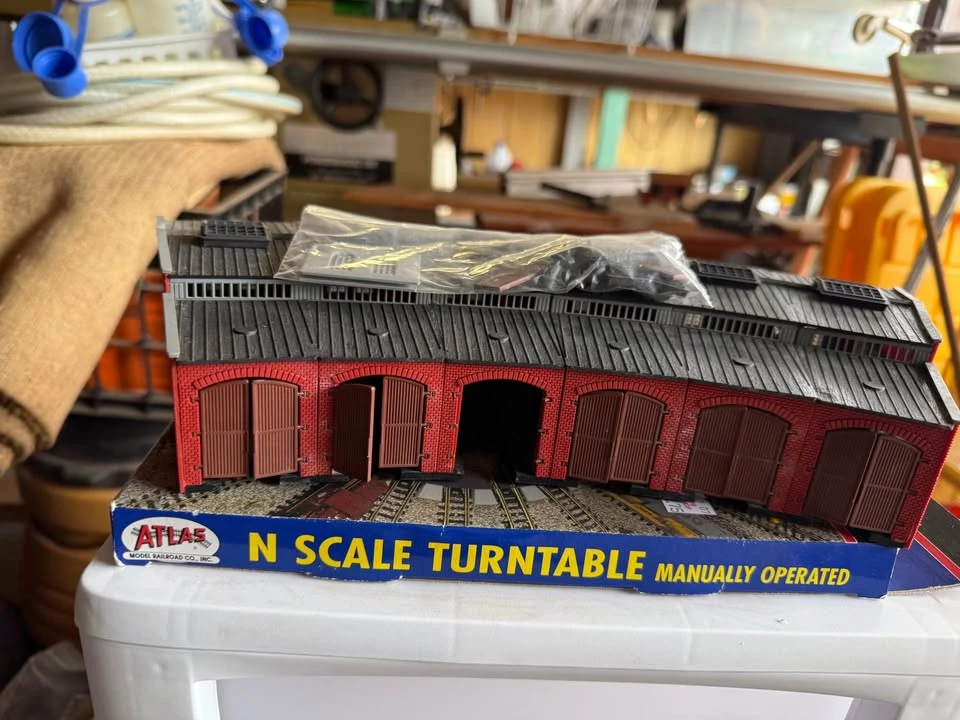 Parts & Memorabilia Scale Models - Image 8 of 8