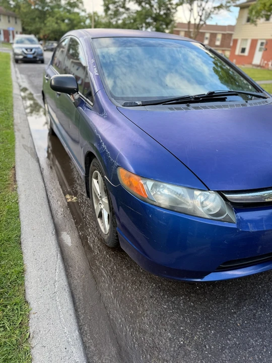 2007 Honda Civic 8th Gen - Image 2 of 10