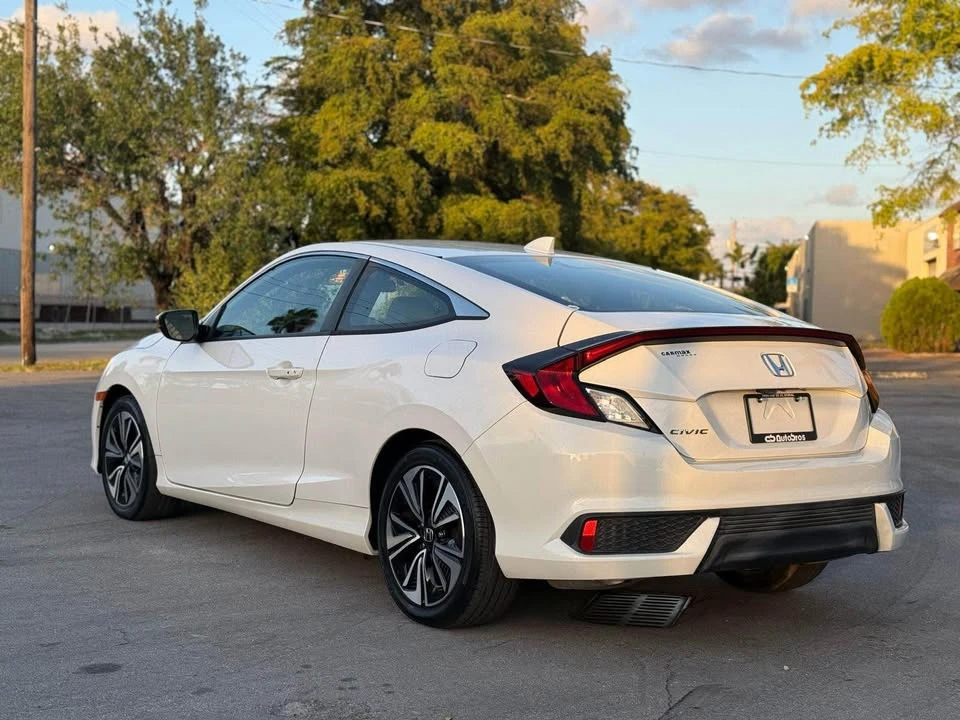 2018 Honda Civic 10th Gen - Image 5 of 7