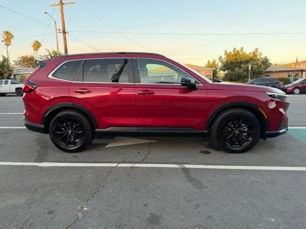 2025 Honda CR-V 6th Gen - Image 9 of 31