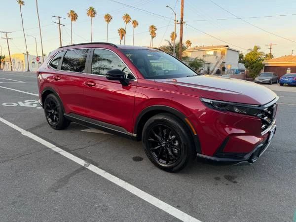 2025 Honda CR-V 6th Gen - Image 2 of 31