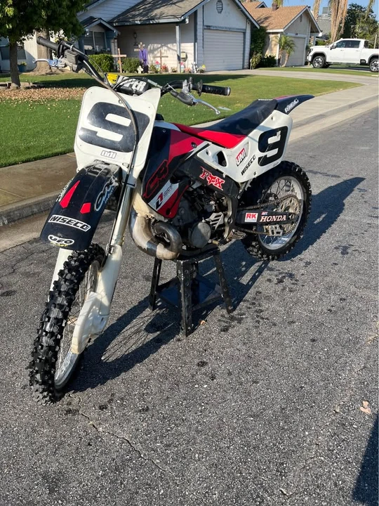 1998 Honda CR - Image 5 of 6