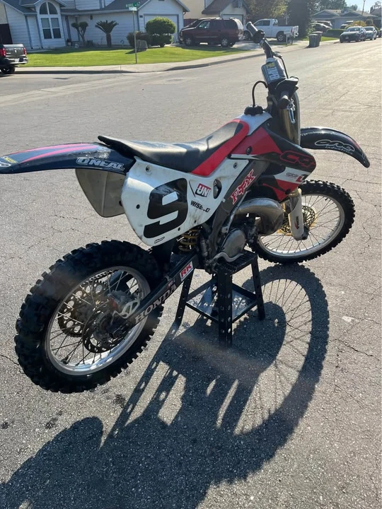 1998 Honda CR - Image 4 of 6