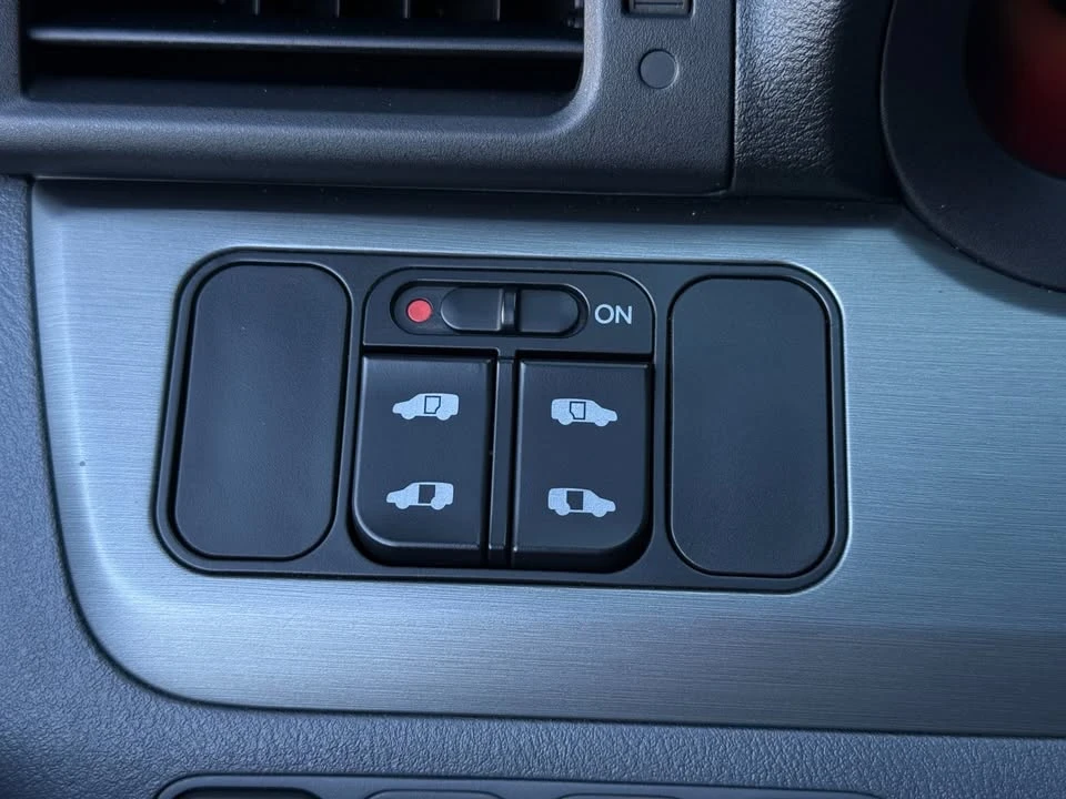 2005 Honda Odyssey - Image 6 of 10