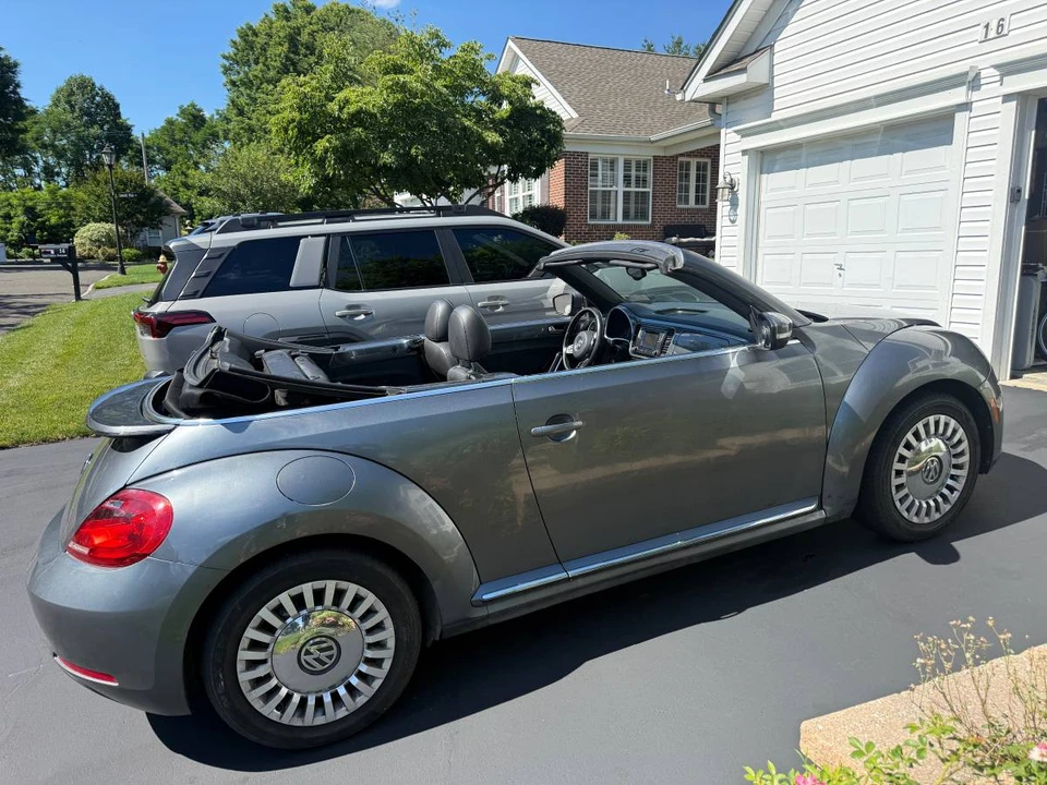 2016 Volkswagen A5 Beetle - Image 2 of 4