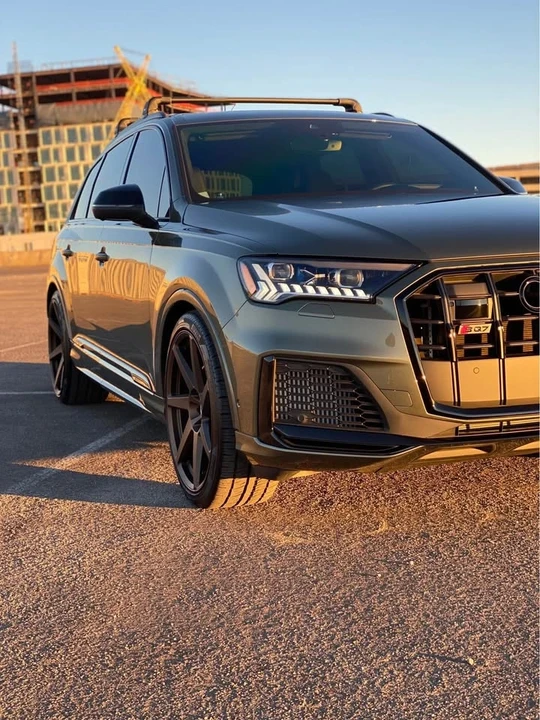 Audi SQ7 - Image 2 of 3