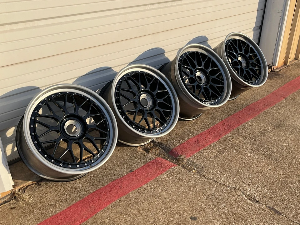 2013 Parts & Memorabilia Other Wheels - Image 2 of 31
