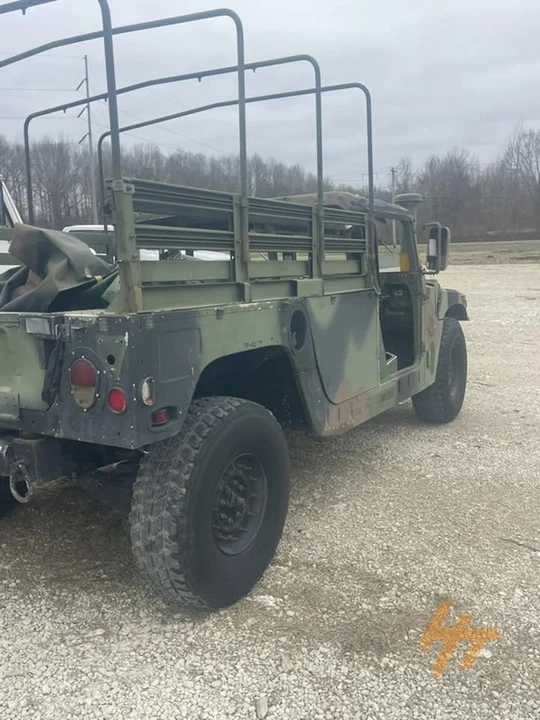 Hummer HMMWV - Image 3 of 6