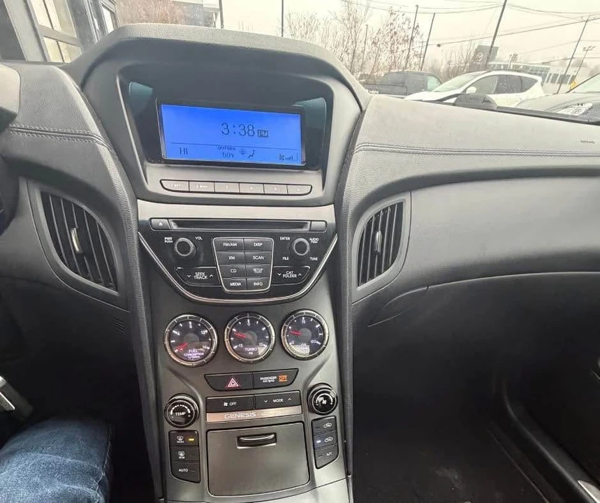 2014 Hyundai Genesis - Image 7 of 9