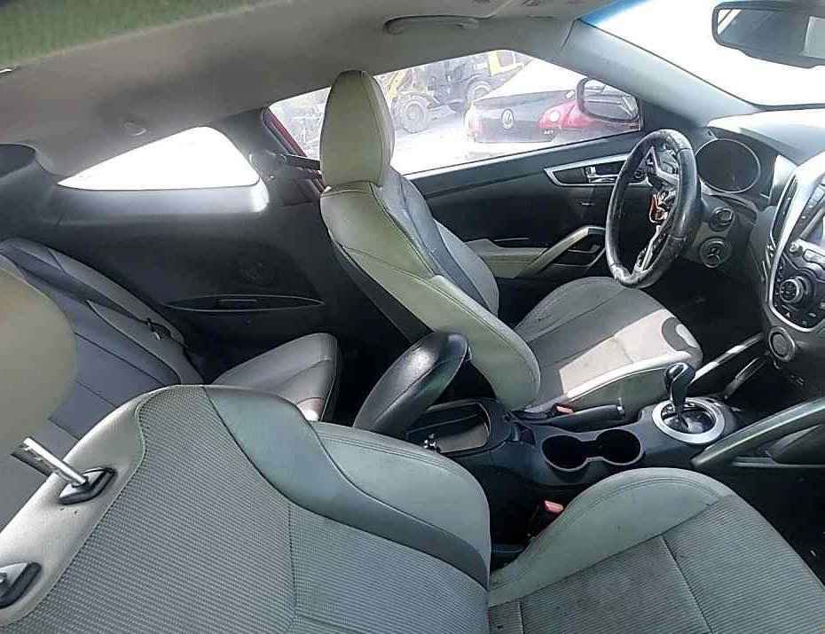 2012 Hyundai Veloster - Image 2 of 9