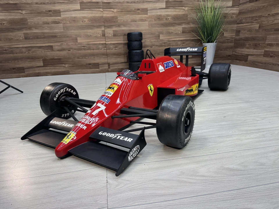 Parts & Memorabilia Scale Models - Image 3 of 31