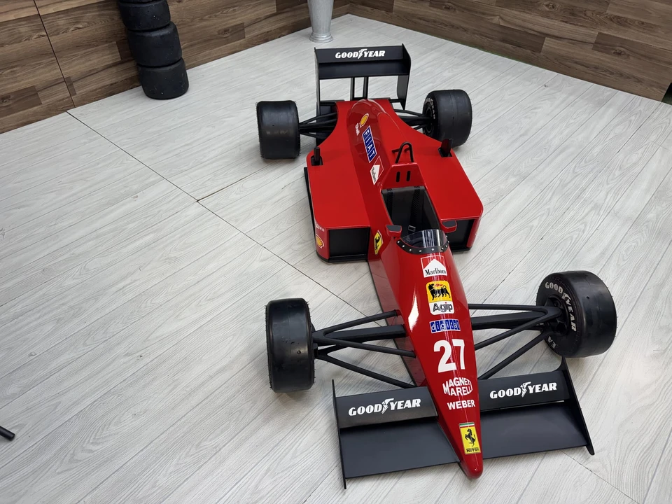 Parts & Memorabilia Scale Models - Image 9 of 31