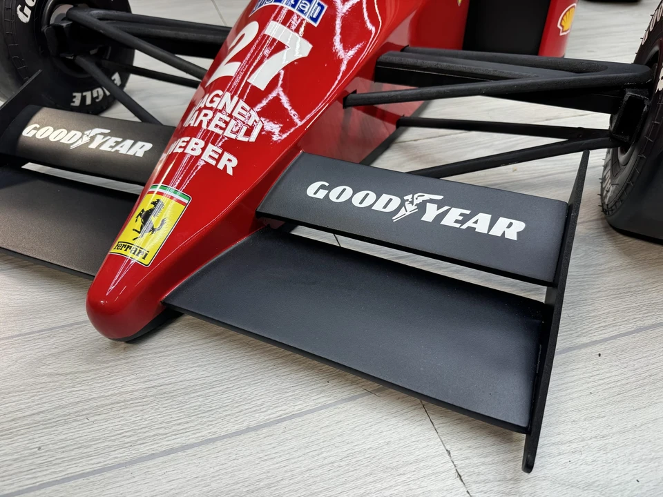 Parts & Memorabilia Scale Models - Image 11 of 31