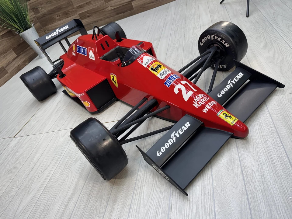 Parts & Memorabilia Scale Models - Image 7 of 31