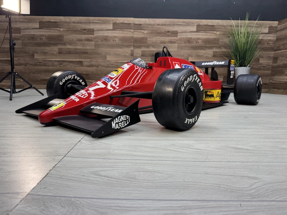 Parts & Memorabilia Scale Models - Image 4 of 31