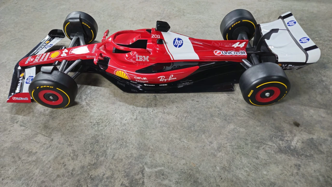 Parts & Memorabilia Scale Models - Image 13 of 31