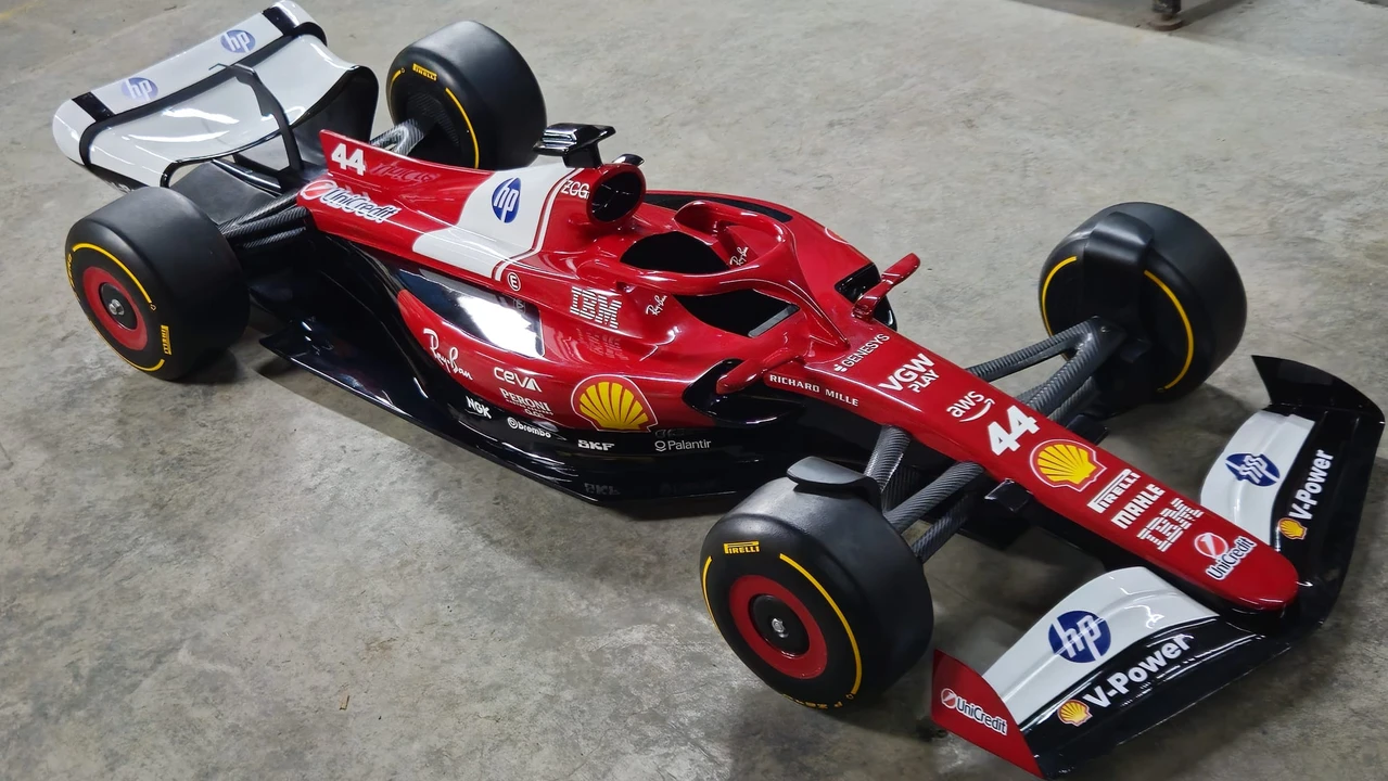 Parts & Memorabilia Scale Models - Image 9 of 31