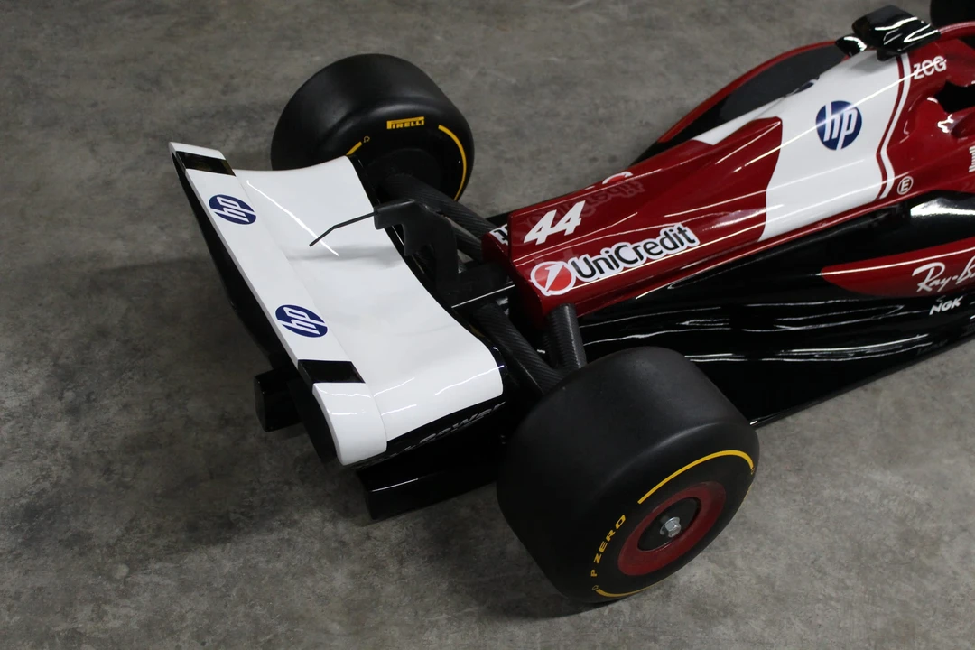 Parts & Memorabilia Scale Models - Image 25 of 31