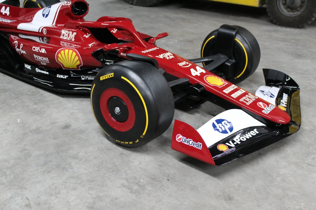 Parts & Memorabilia Scale Models - Image 31 of 31