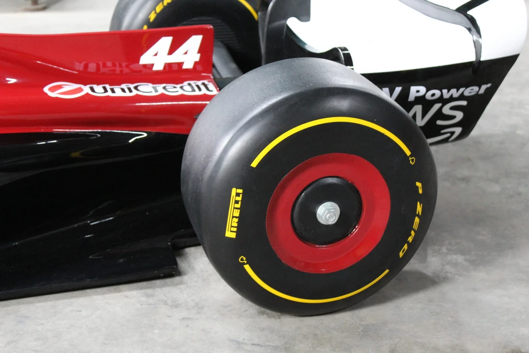 Parts & Memorabilia Scale Models - Image 20 of 31