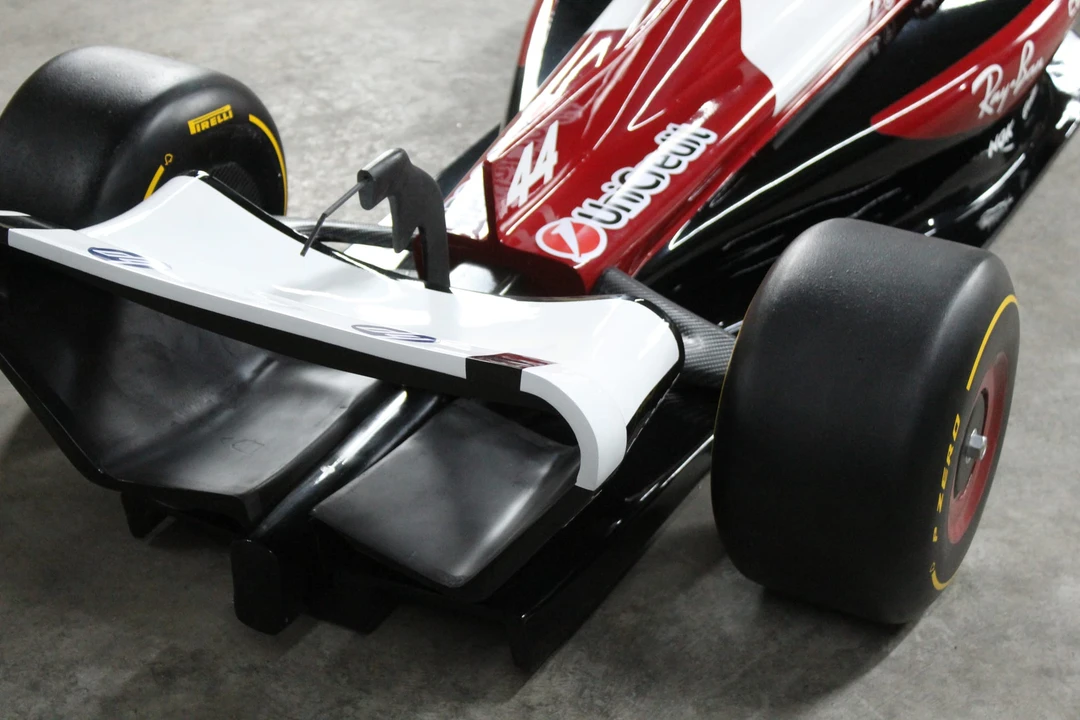 Parts & Memorabilia Scale Models - Image 27 of 31