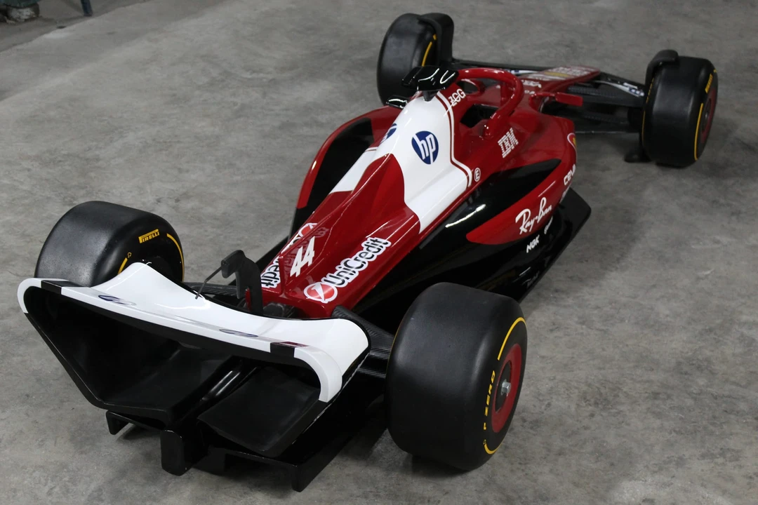 Parts & Memorabilia Scale Models - Image 7 of 31