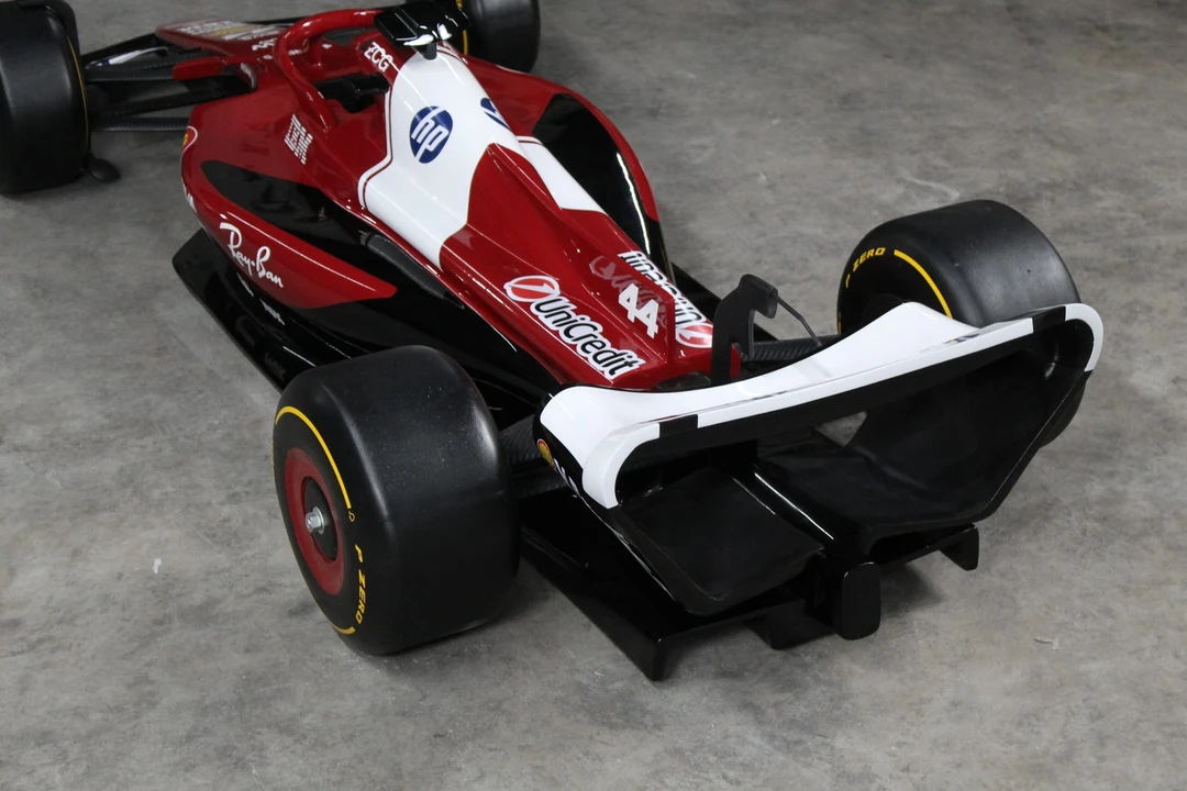 Parts & Memorabilia Scale Models - Image 23 of 31